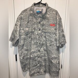 Magellan Outdoors Men’s Gray & White Camo Short-Sleeve Button-Down Shirt